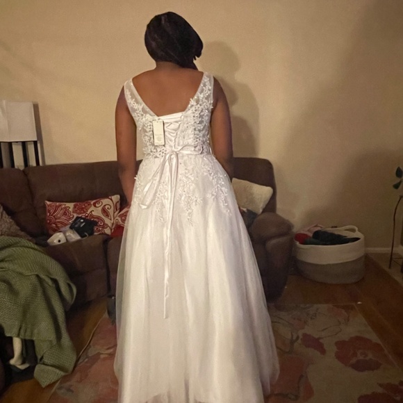 Scoop Neck Ball Gown with Lace (Custom Made) White - Picture 2 of 4